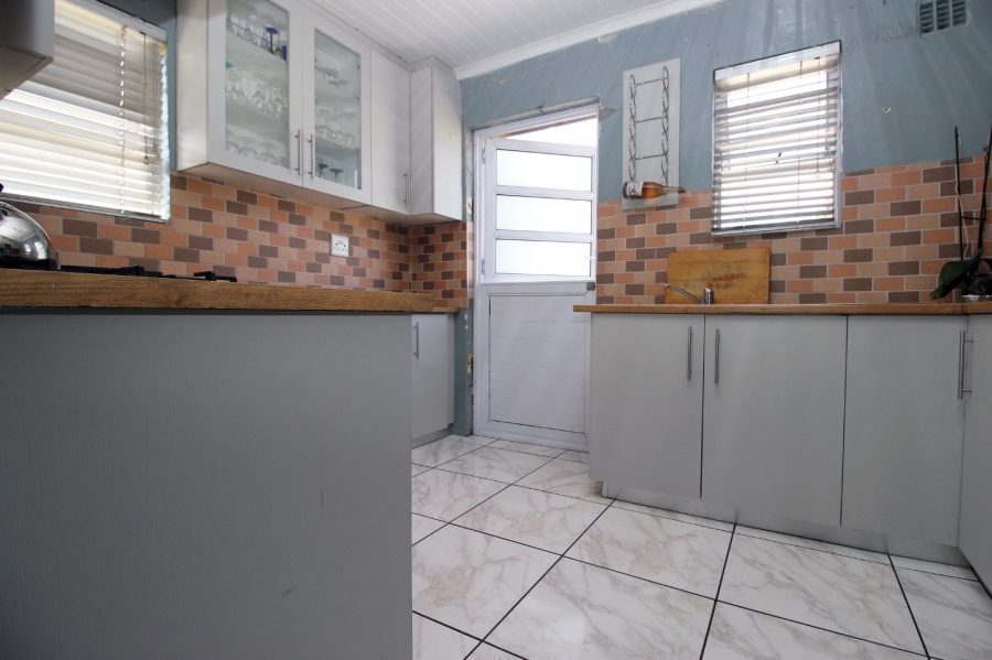 3 Bedroom Property for Sale in Elsies River Western Cape